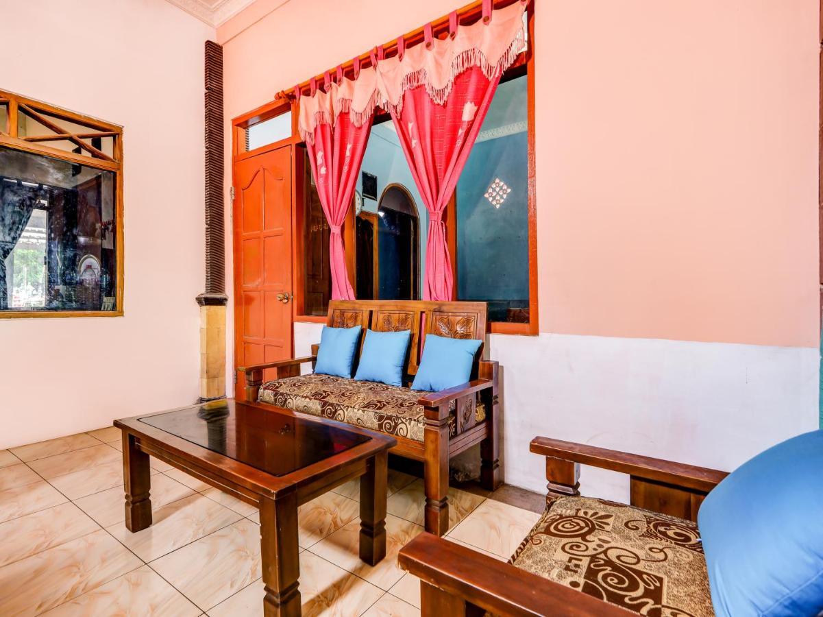 Oyo 90051 Guest House פראנגטריטיס מראה חיצוני תמונה