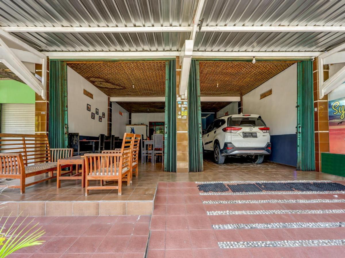 Oyo 90051 Guest House פראנגטריטיס מראה חיצוני תמונה