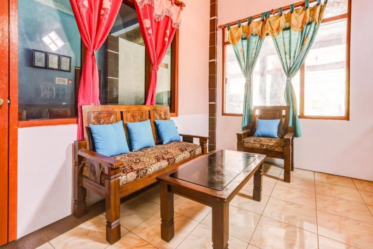 Oyo 90051 Guest House פראנגטריטיס מראה חיצוני תמונה