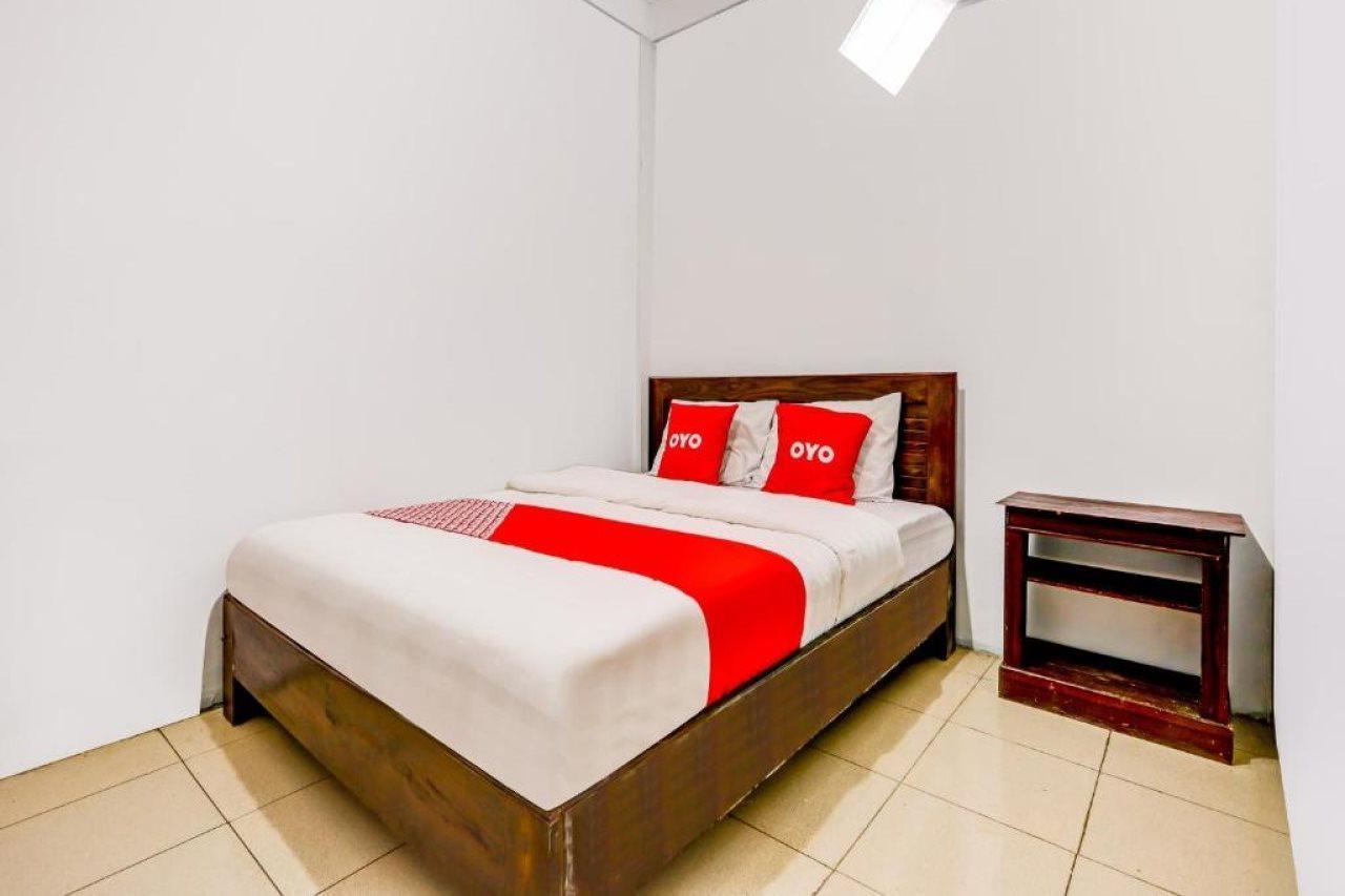Oyo 90051 Guest House פראנגטריטיס מראה חיצוני תמונה
